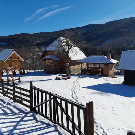 Vila Kuca Karajic Kremna Exteriér fotografie